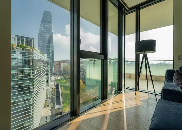 Sky High Dreams - Vista Duomo Apartment