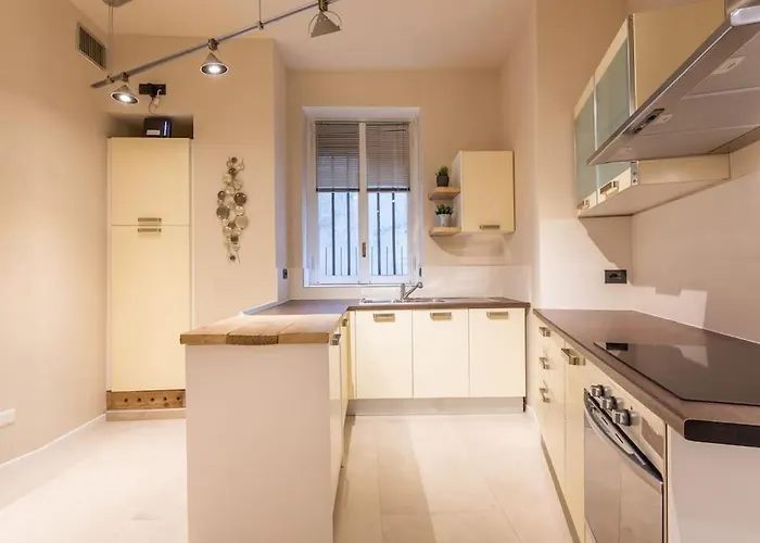 Sp15 -isola- Super Large Apartman