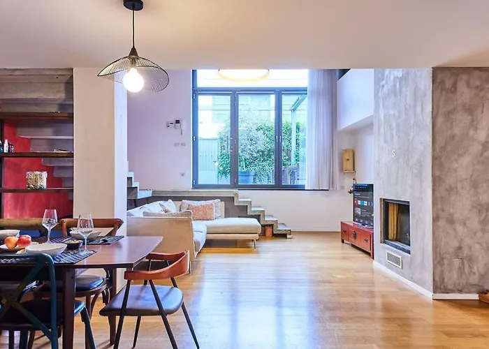 Ampia Casa Indipendente Con Giardino Privato
