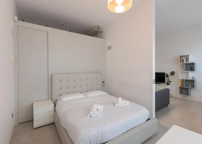 Ampio Bilocale Repubblica - Mirable Pm شقة ميلان