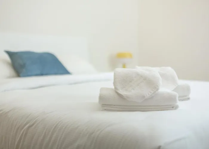 דירה Charming 2-bedroom In Milanese Building מילאנו