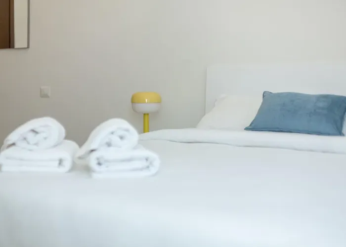 דירה Charming 2-bedroom In Milanese Building *