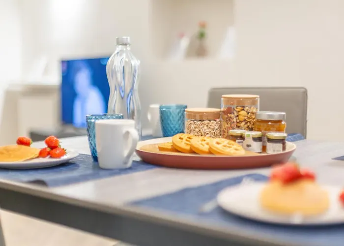 Charming 2-bedroom In Milanese Building *