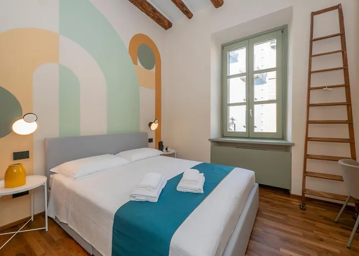 Xenia - Renovated Two-room In Sant'ambrogio Apartman