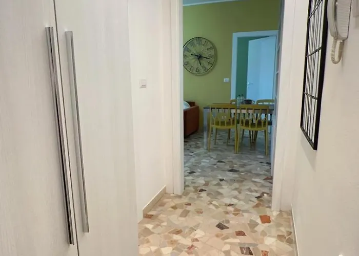 Apartament Romolo House *