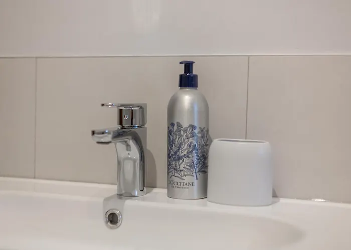 Modern Oasis Opposite Bosco Verticale * 米兰