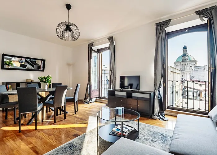 Elegant 2 Bedrooms Near Duomo Apartment *