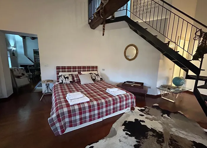 Casa Tiare, Artsy Zona Brera Moscova Apartment *