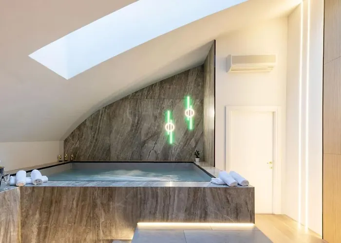 Piscina Interna Privata E A