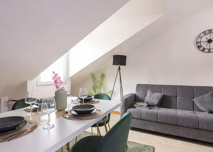 Golden View