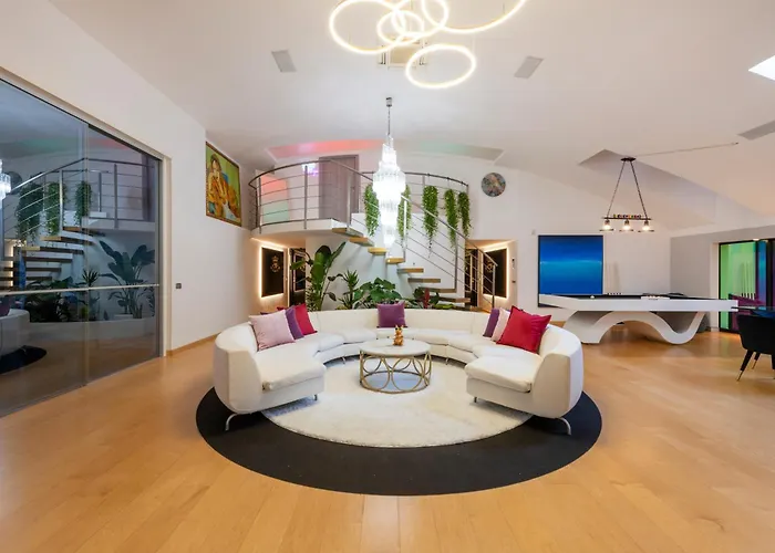 Piscina Interna Privata E A Apartmán *