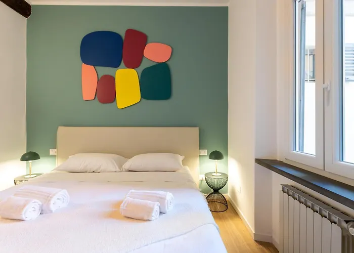 Co99- Large Lanzone Daire Milano