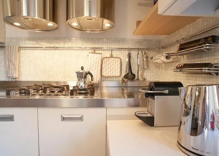 Bright And Comfy In A Beautiful Contemporary Διαμέρισμα
