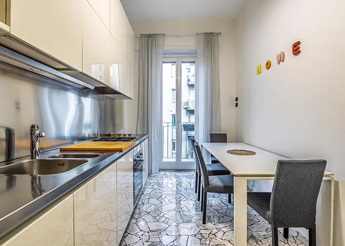 Luxury 4 Bedrooms In The Center Of ميلان
