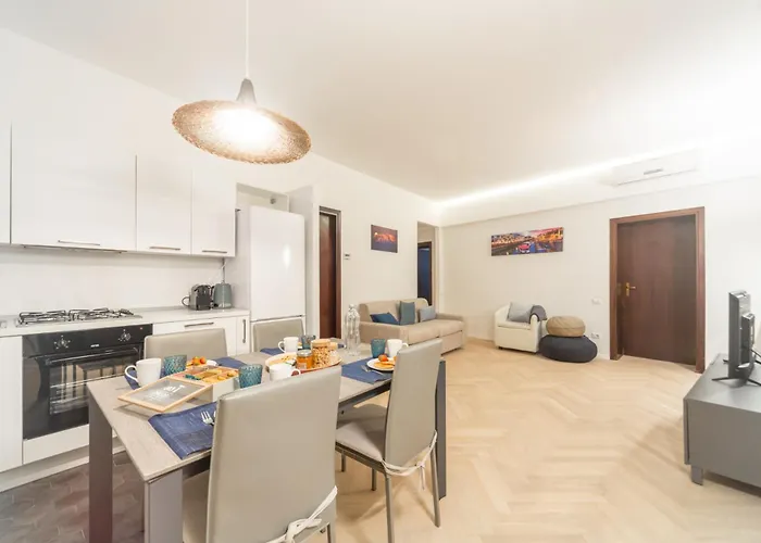 Charming 2-bedroom In Milanese Building מילאנו