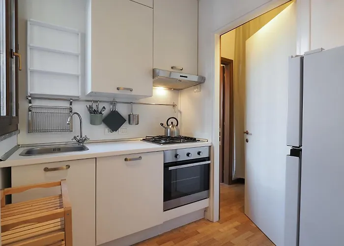 Contempora - Silent & Charming In Lovely Conca Del Naviglio