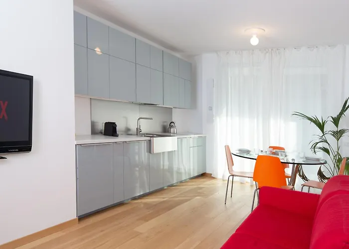 דירה Artstay - New Exclusive Apt Near Metro M4 *