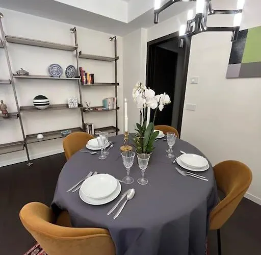 Luxury Close To Citylife, Metro & Dining