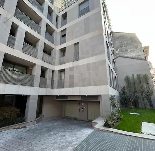 Luxury Close To Citylife, Metro & Dining *