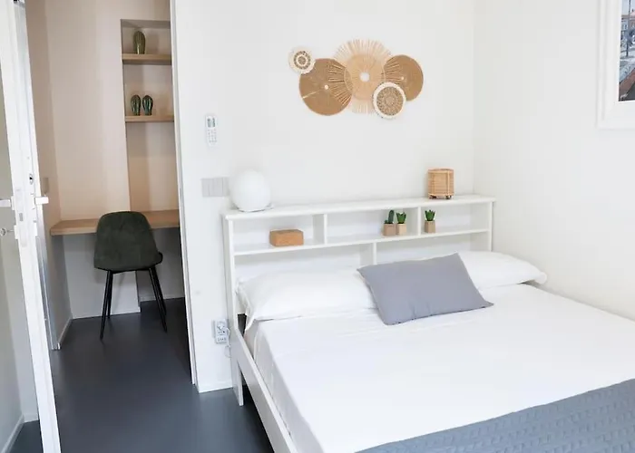 3-bedroom Design House San Babila-tricolore-m4 *