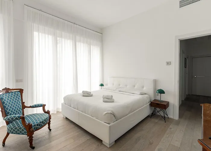 Palazzo Visconti Di Modrone, Two Beautiful By Halldis Milánó