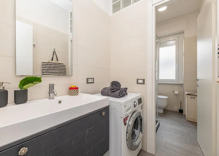 Brand New And Close To Downtown! * ミラノ