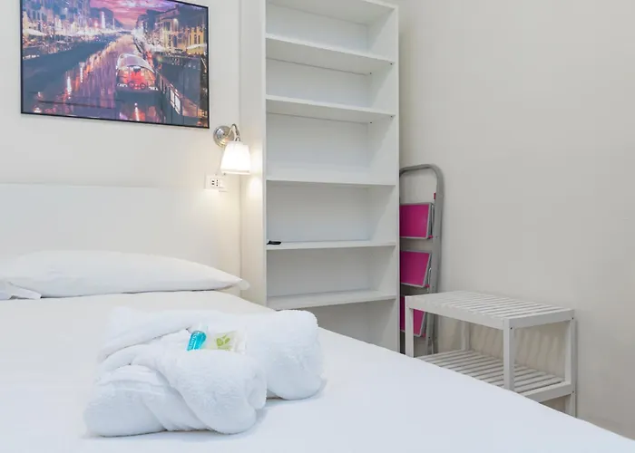 I Host - Pomponazzi Iris Milano