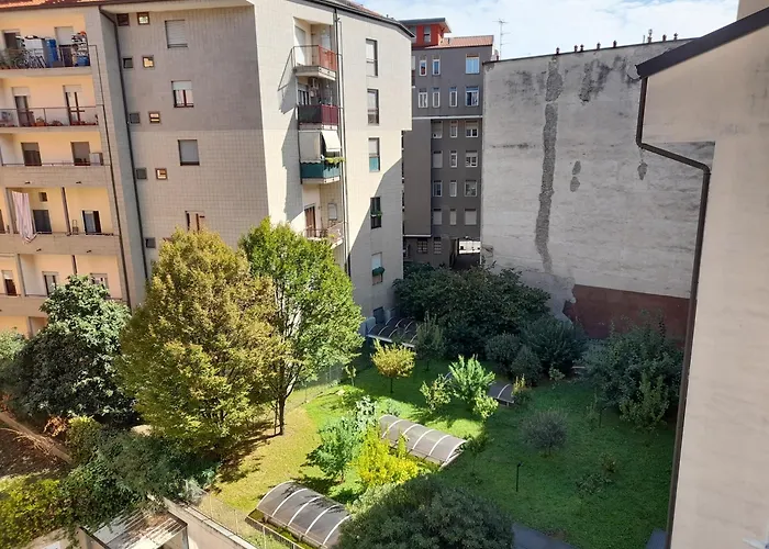 Penzion -l' Oasi Del Turista, 3- Station Milán