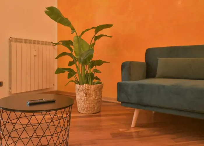 Comfortable And Strategic In The Center Of *