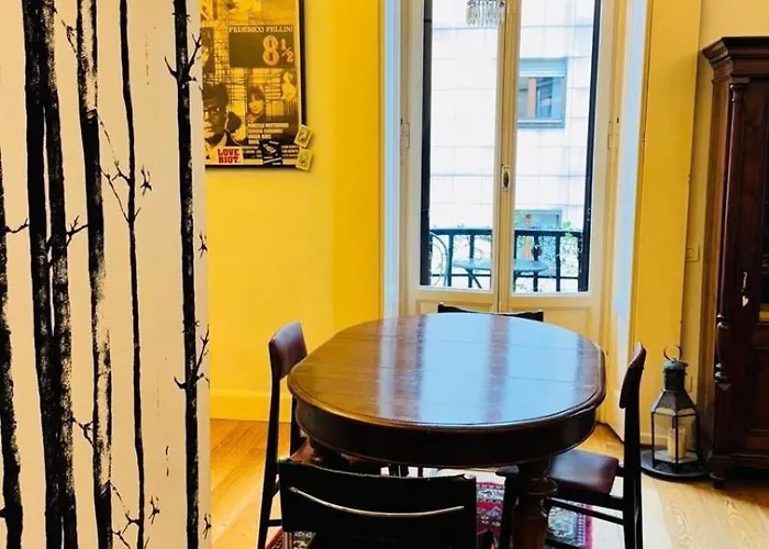 Near Station , In The Heart Of Nolo, Cozy And Quiet, 3rd Floor Without A Lift * Milán