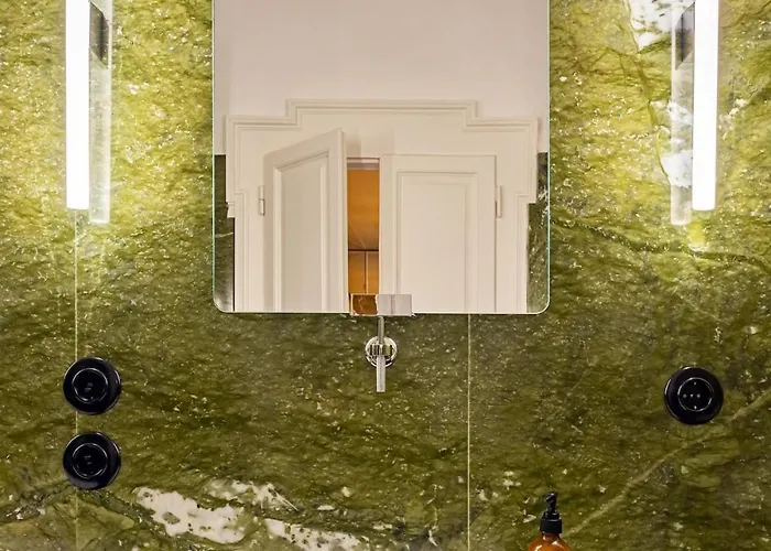 Elegant 1920s Apartment, Refined & Lejlighed Milano