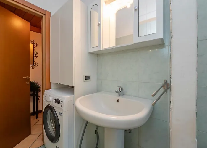 I Host - Muratori 54 * Milano