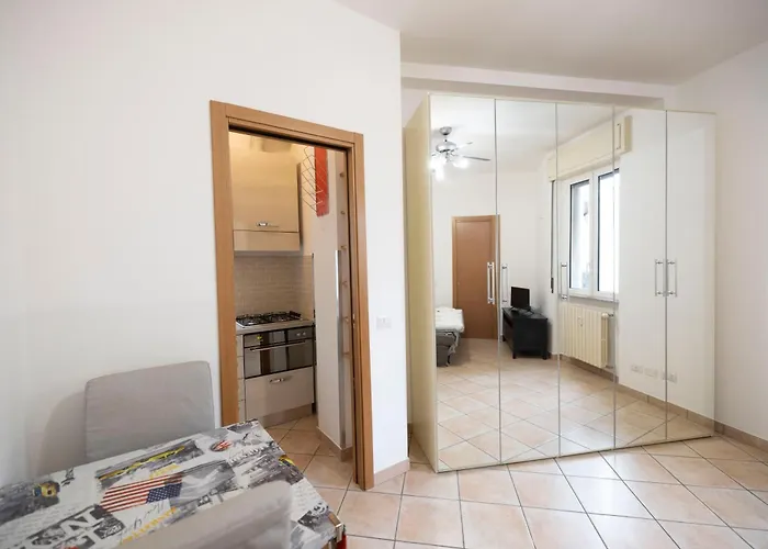 Magnifico Loft In Zona Udine M2 アパート ミラノ