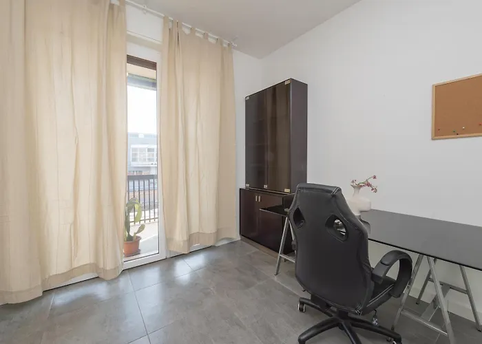 San Siro - Modern & Stylish 3 Bedroom With 2 Balconies Lotto Mm1-mm5 By Rentopolis *