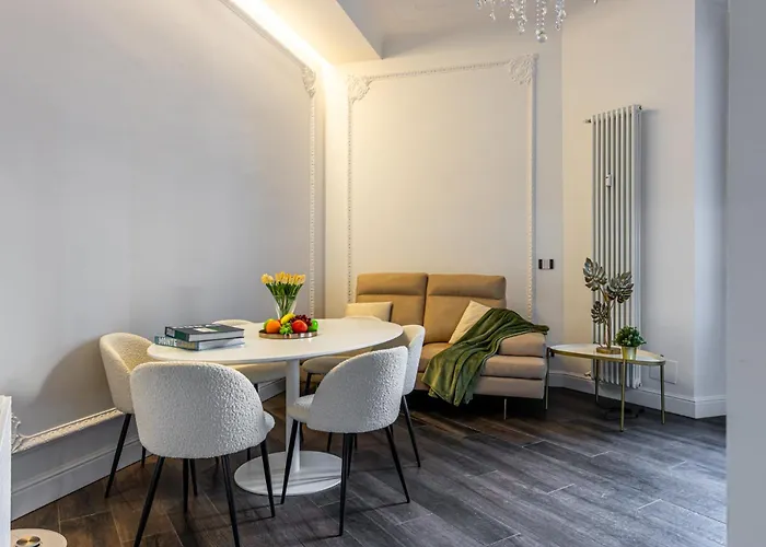Station, Luxury & Modern With Comfort! 아파트 *