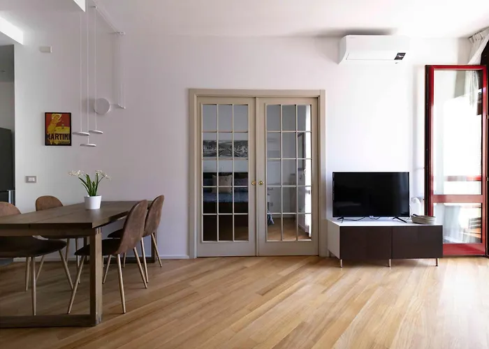 Bright House - Carozzi Daire *