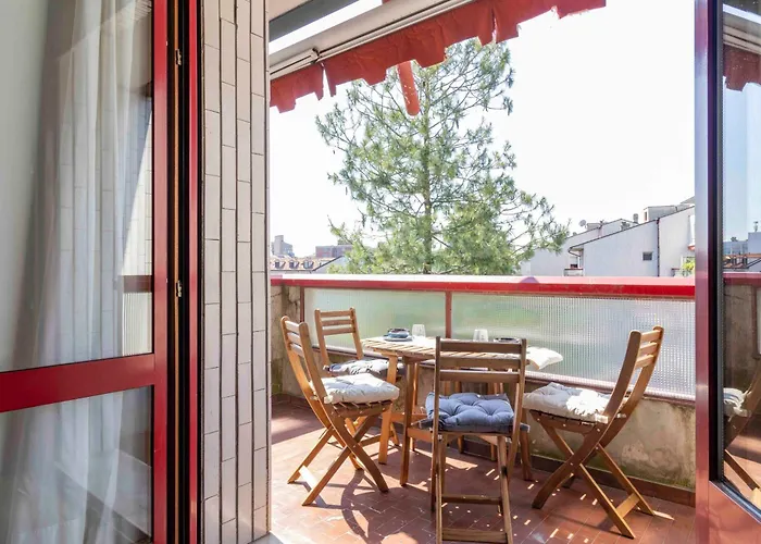 Bright House - Carozzi Daire *