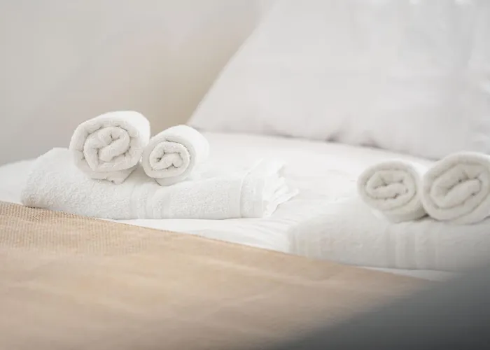 아파트 Metro Yellow