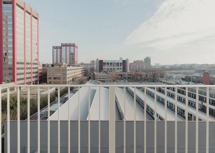 Gohost - Modern And Bright With Terrace And Balcony Apartment