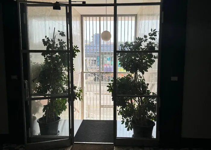 Isola Flat * ميلان