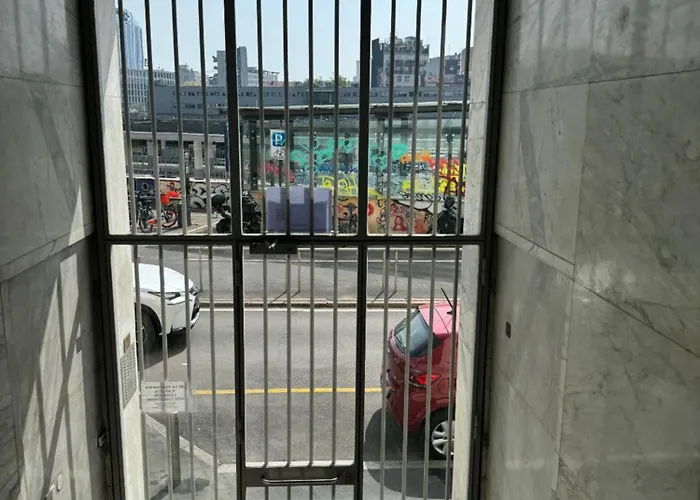 Isola Flat شقة ميلان