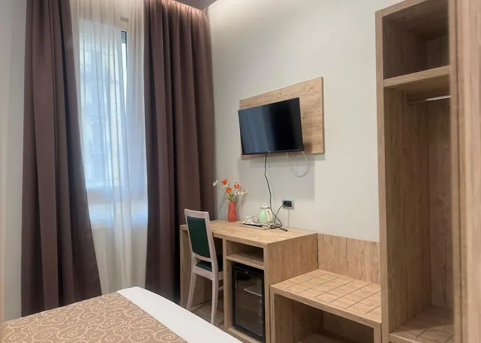 Hotell Csi Group - Station 3*