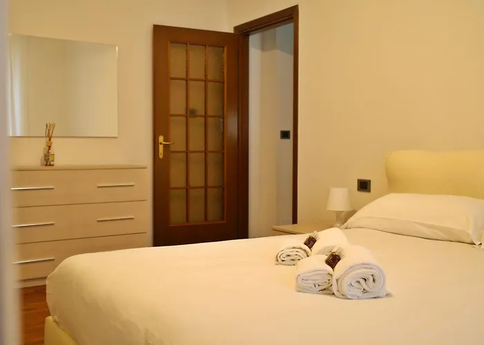 Bwr - Two-room Near The Station, Venini Milano