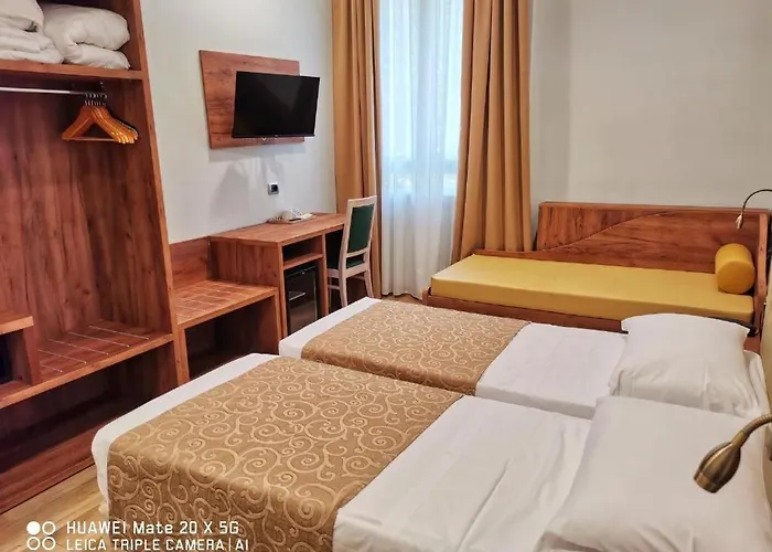 Hotell Csi Group - Station 3*