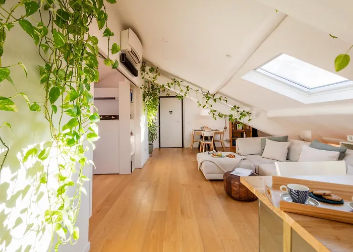 Apartment Bright Penthouse Attic In The Heart Of