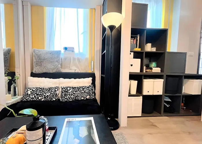 Δωμάτια σε οικογενειακή κατοικία B&B Pizza Room Twin Room Near Navigli Milan