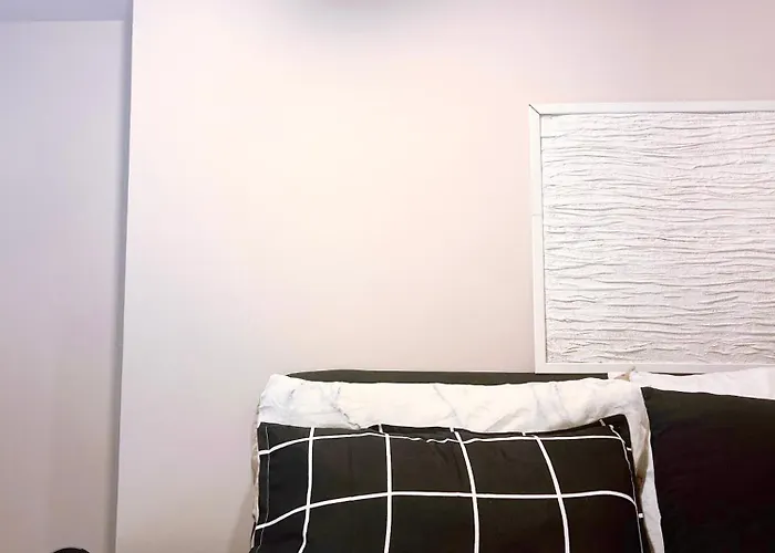 Δωμάτια σε οικογενειακή κατοικία B&B Pizza Room Twin Room Near Navigli Milan *