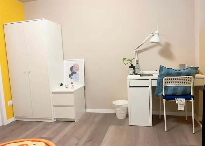 Δωμάτια σε οικογενειακή κατοικία B&B Pizza Room Twin Room Near Navigli Milan *