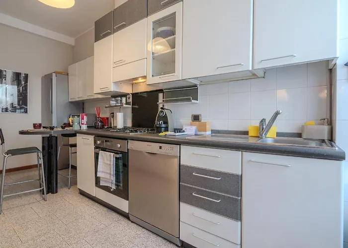 Guesthost - Casa Pop Art