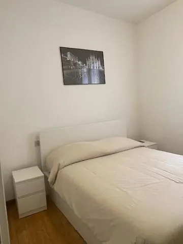 Two-room San Babila דירה מילאנו